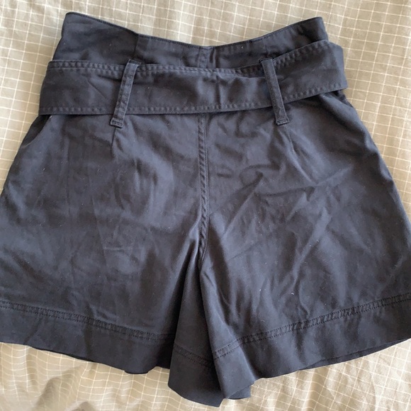 Topshop paperbag shorts - Picture 2 of 3